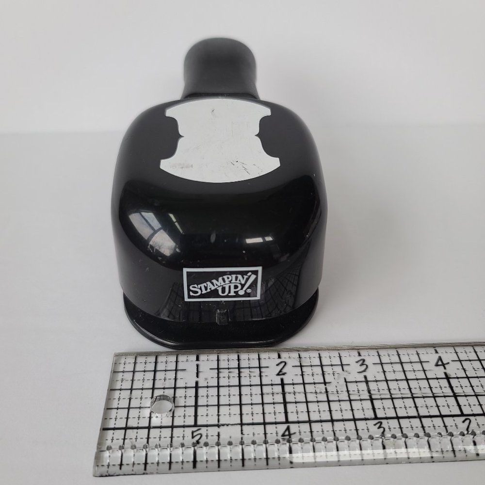 💕SOLD💕Stampin'Up! ROUND TAB PUNCH - Whale Tail - Picture 2 of 3